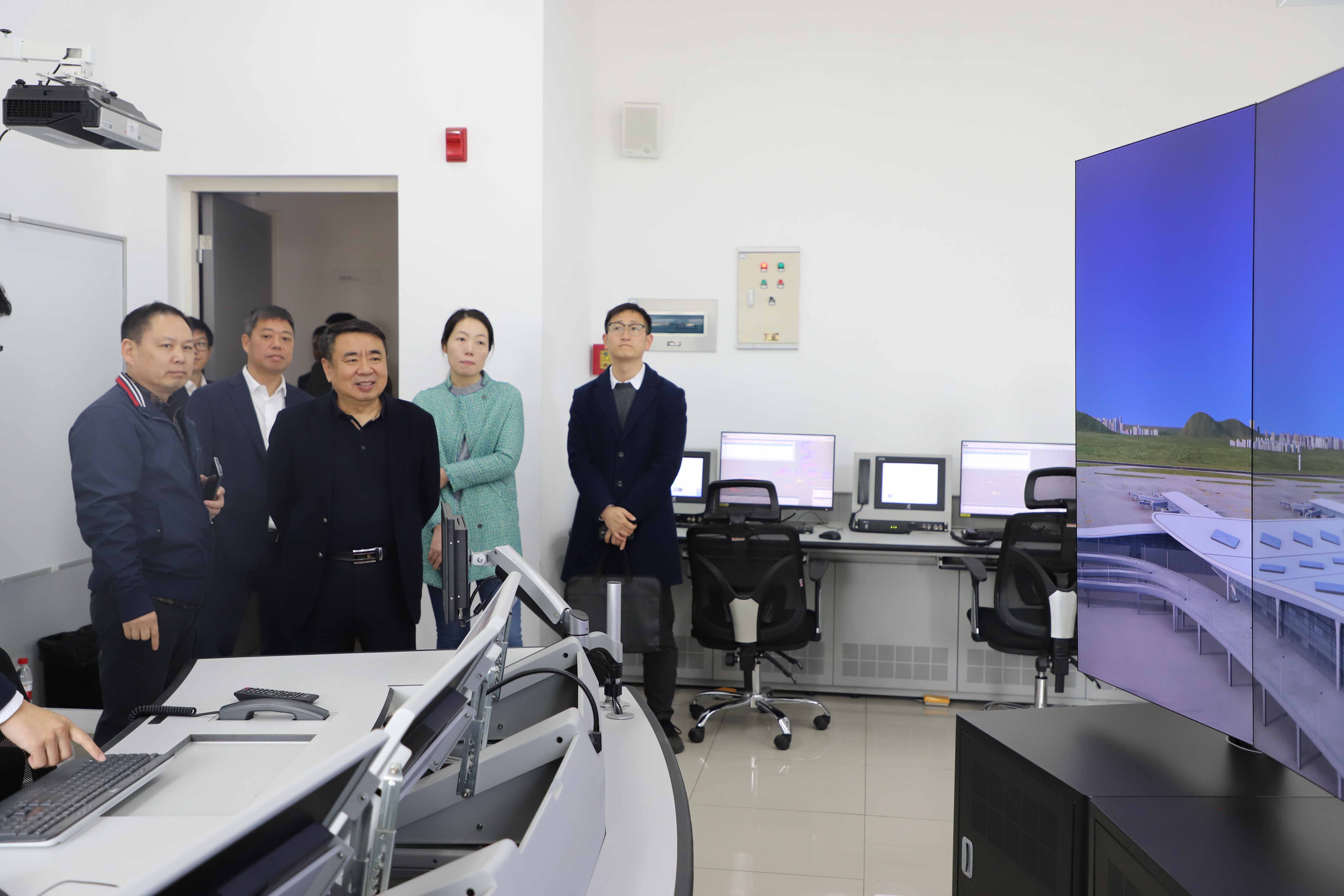 省總工會副主席張兆都調(diào)研建德航空產(chǎn)學(xué)研基地、通航機(jī)場