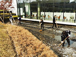 同心協(xié)力齊上陣，基地開展疊水池清洗大行動